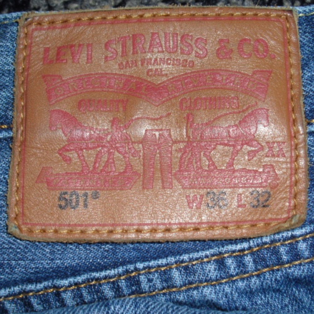 Authentic Men's Levi's 501s 36 x 32